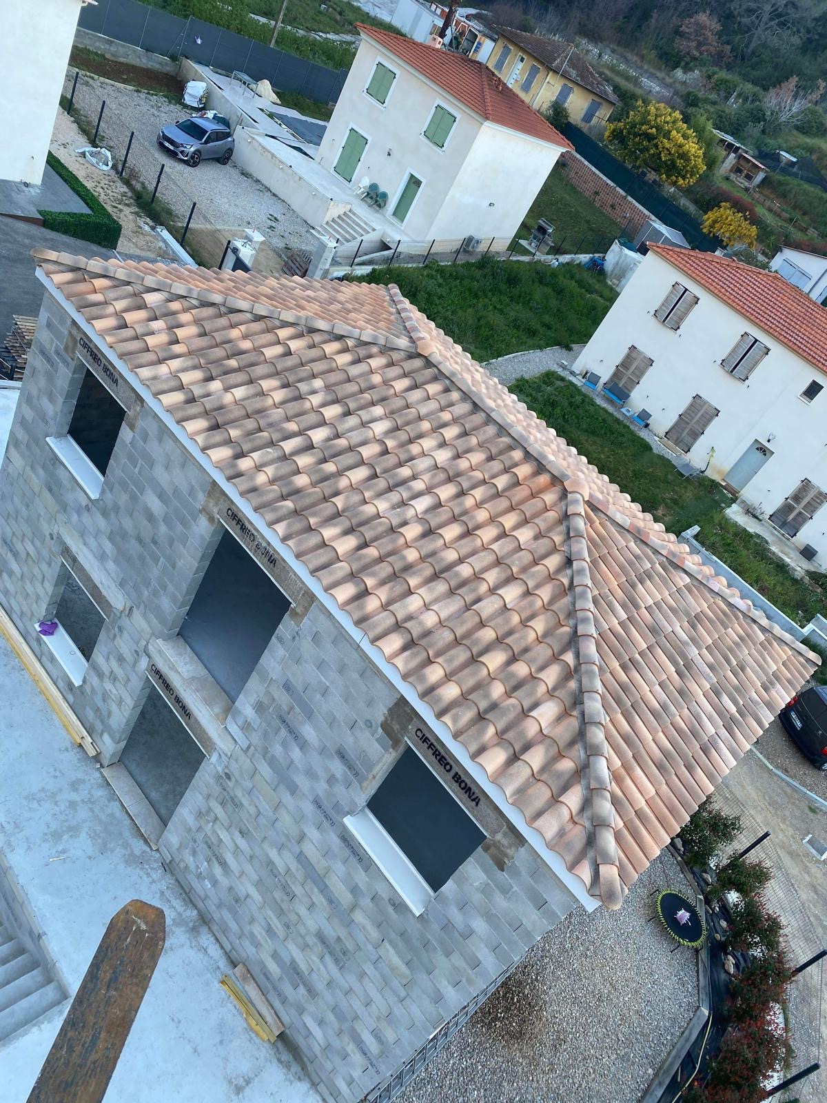 Pose de tuiles neuves